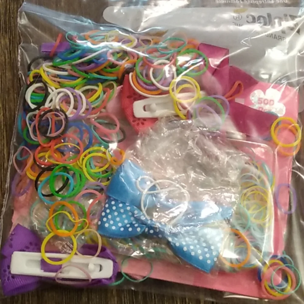 🖐️3/$15🖐️Small dog hair ties/bows, 2 sets of socks, car seat strap